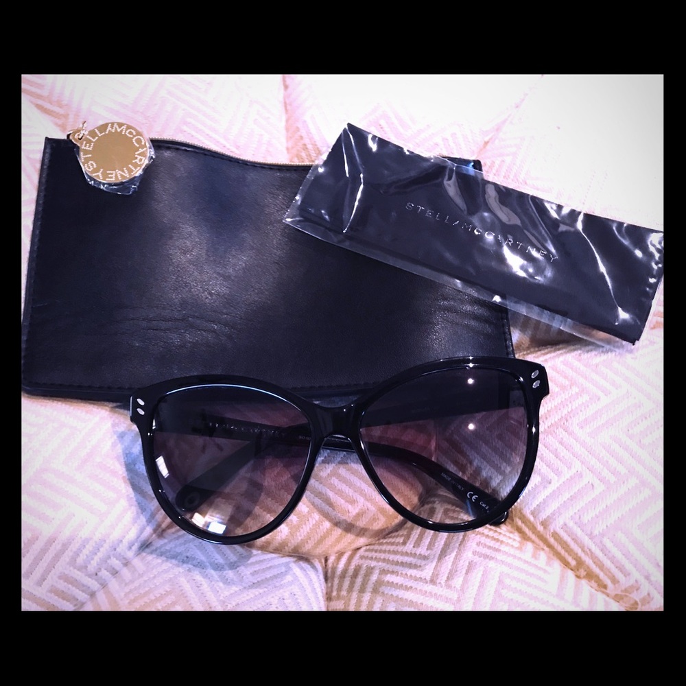 BNWOT Stella McCartney Asian Fit Black sunglasses